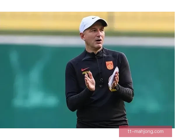 聚焦萨卡对阵法国亚洲杯临场表现的全面技术评估战术价值与关键影响 聚焦萨卡对阵法国亚洲杯临场表现的全面技术评估战术价值与关键影响